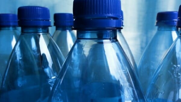 Bakterien können PET-Flaschen verspeisen