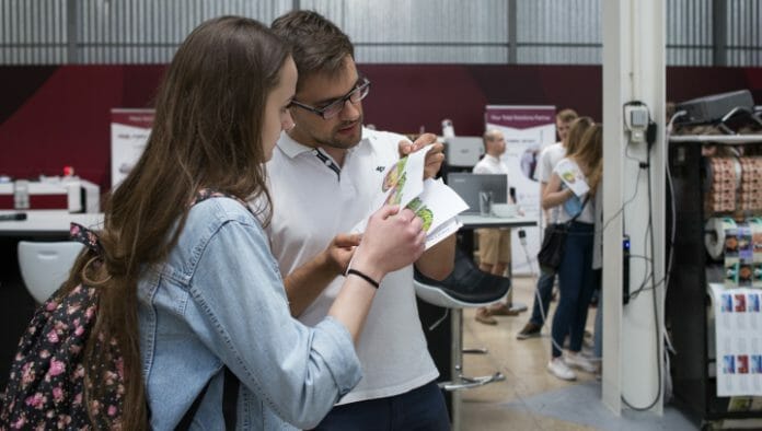 IND_Mark Andy-Polnische-Studenten Mark Andy, Technische Universität Warschau