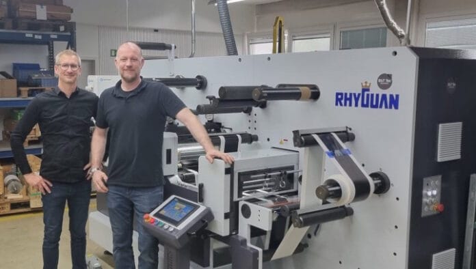 IND_B&T Tec-Schlegel-TOP330Plus3 B&T Tec, Schlegel Etiketten, Rhyguan Machinery, Weiterverarbeitung,