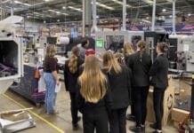 Frauen im Ingenieurwesen fördern AB Graphic,