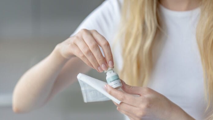 PROD_UPM Adhesive Materials-Eyedrops UPM Adhesive Materials, Etikettenmaterial, Haftklebstoffe,